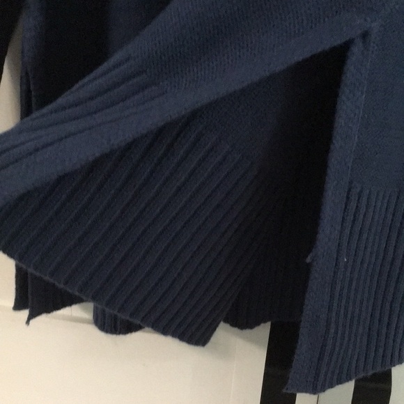 Fashion Merokeety Crewneck solid Navy blue knit pullover sweater. Medium - Picture 13 of 13